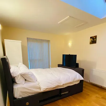 Birmingham Guesthouse 2*